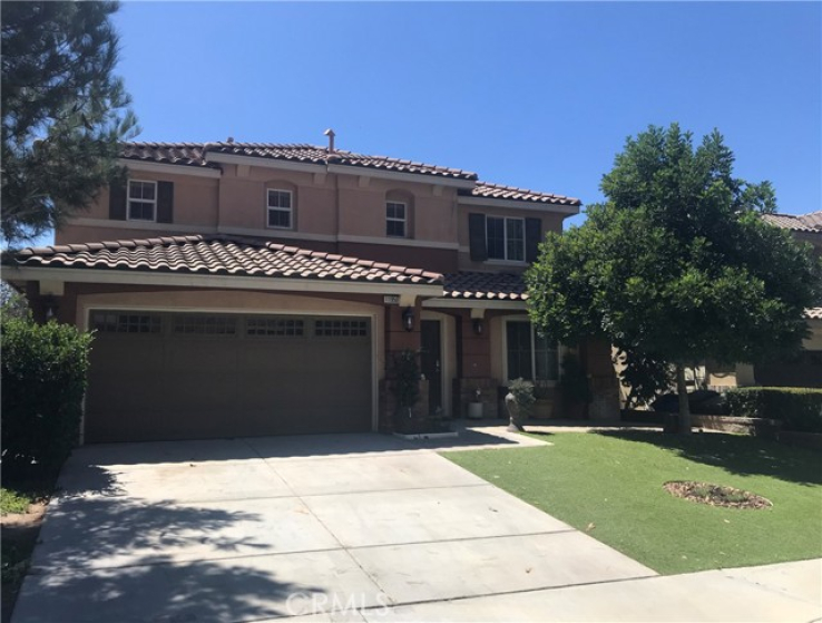 4 Bed Home to Rent in Fontana, California