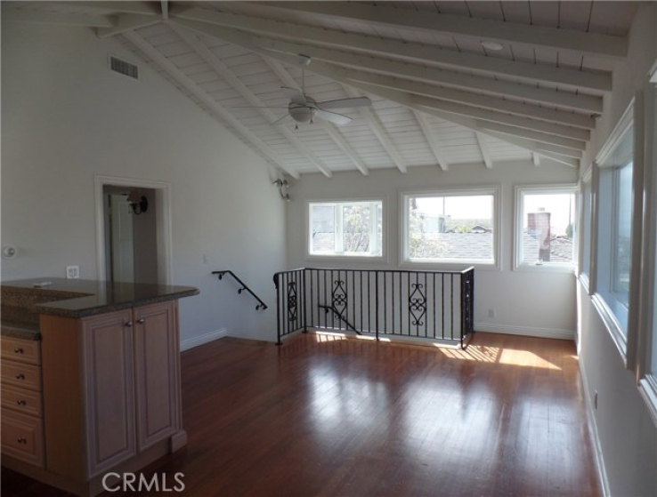 2 Bed Home to Rent in Corona del Mar, California