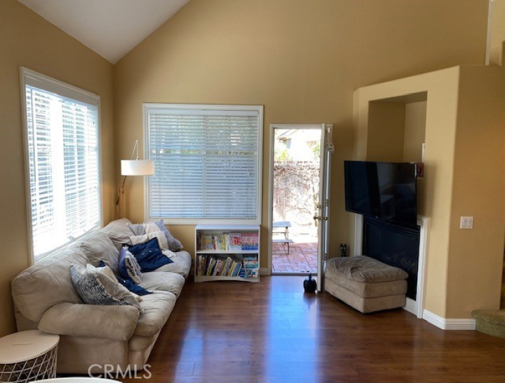 2 Bed Home to Rent in Irvine, California