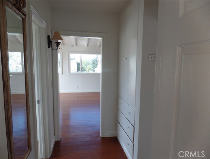 2 Bed Home to Rent in Corona del Mar, California