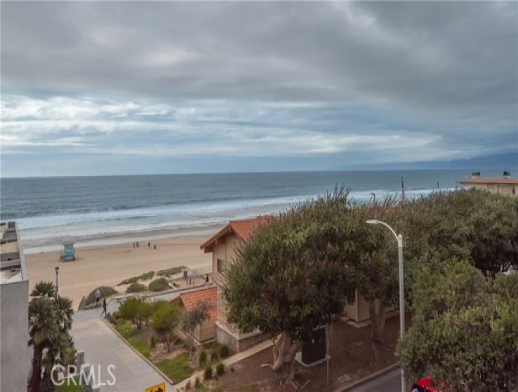 2 Bed Home for Sale in Manhattan Beach, California