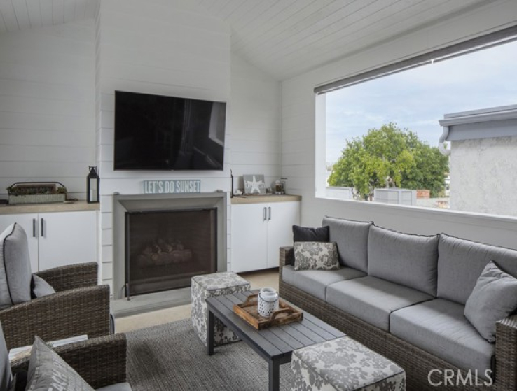 2 Bed Home for Sale in Corona del Mar, California