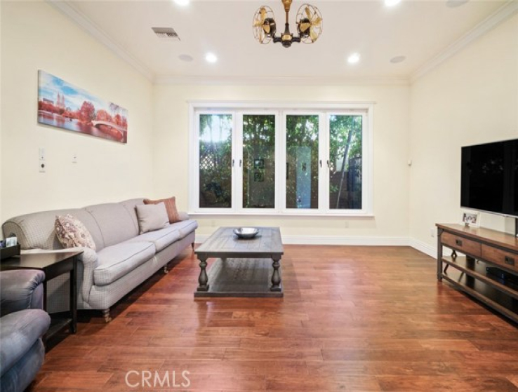 5 Bed Home for Sale in Studio City, California