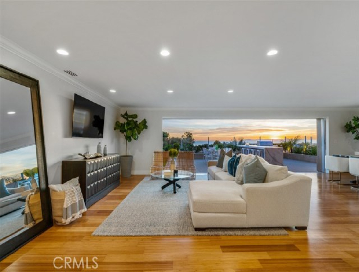 4 Bed Home for Sale in Corona del Mar, California