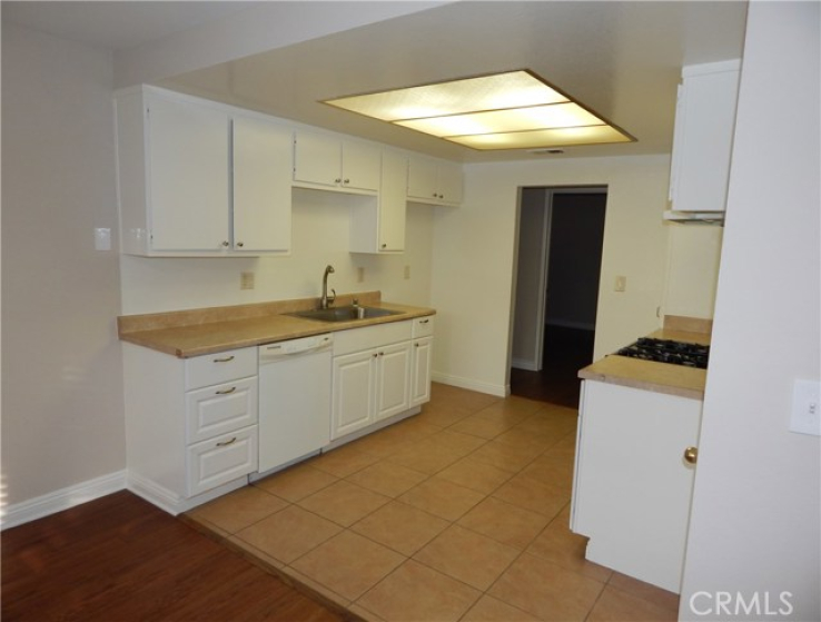 2 Bed Home to Rent in Huntington Beach, California