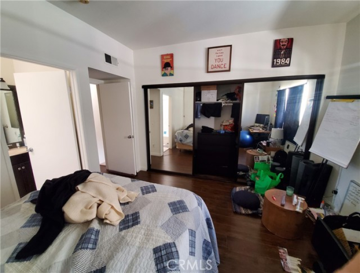 12 Bed Home to Rent in Studio City, California