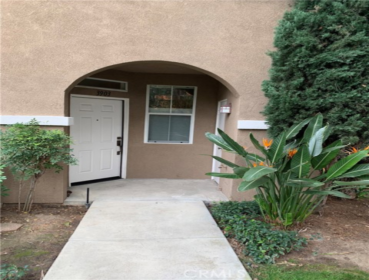 2 Bed Home to Rent in Irvine, California