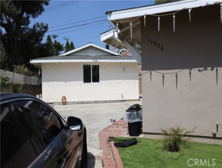 1 Bed Home to Rent in Lakeview Terrace, California