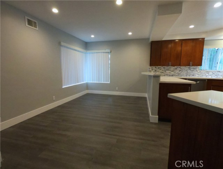 5 Bed Home to Rent in Covina, California