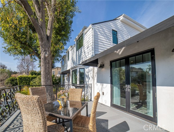 4 Bed Home for Sale in Toluca Lake, California