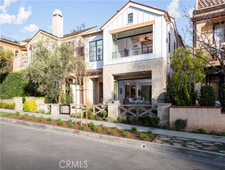 4 Bed Home for Sale in Corona del Mar, California