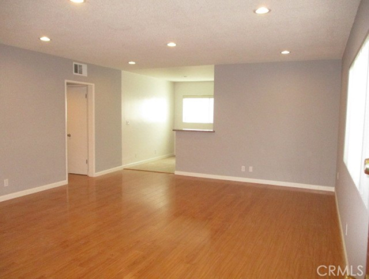 2 Bed Home to Rent in Glendale, California