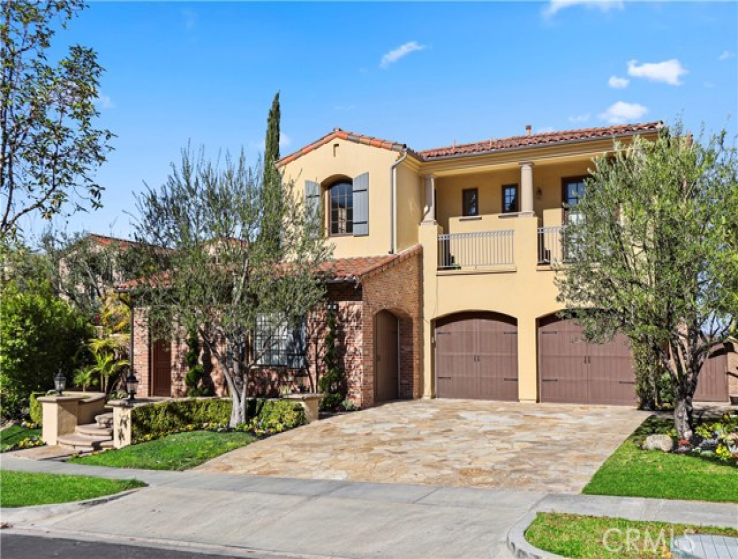 5 Bed Home for Sale in Irvine, California