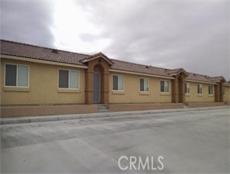 3 Bed Home to Rent in 29 Palms, California