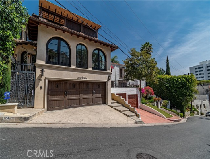 5 Bed Home to Rent in Los Angeles, California