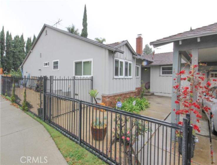 4 Bed Home to Rent in Van Nuys, California