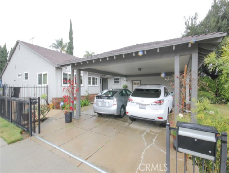 4 Bed Home to Rent in Van Nuys, California