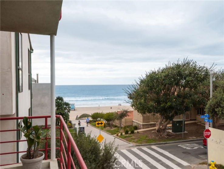 2 Bed Home for Sale in Manhattan Beach, California