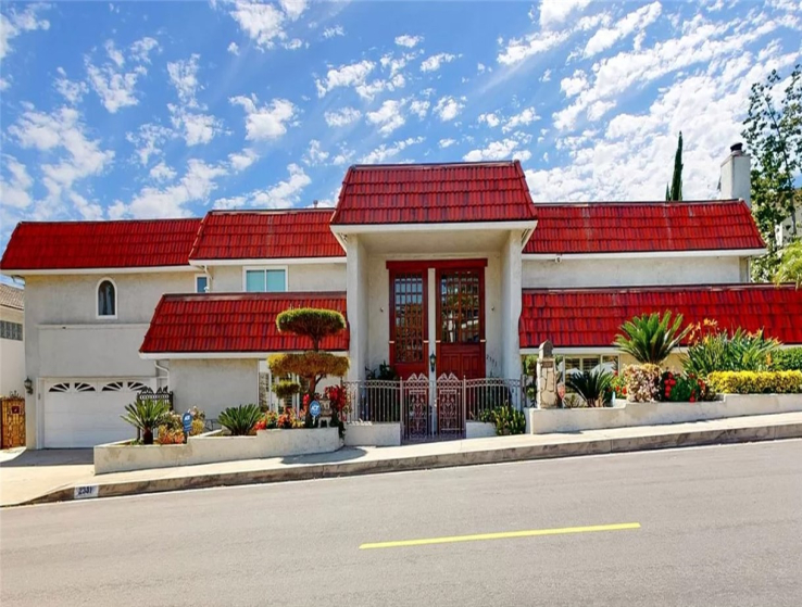 6 Bed Home to Rent in Hollywood Hills, California