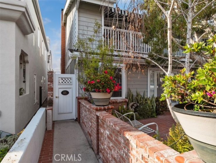 2 Bed Home to Rent in Corona del Mar, California