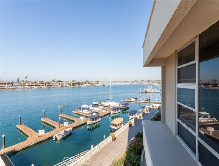 2 Bed Home for Sale in Corona del Mar, California