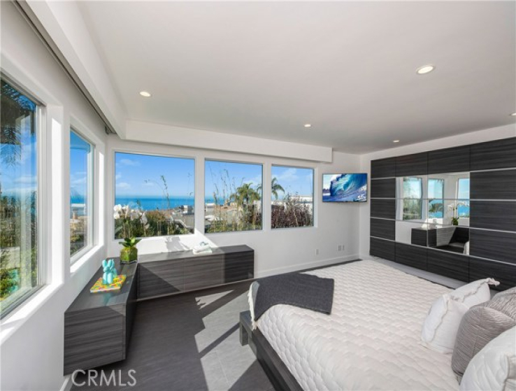 4 Bed Home to Rent in Laguna Beach, California