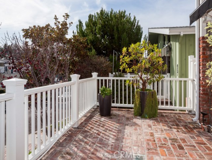 3 Bed Home to Rent in Corona del Mar, California