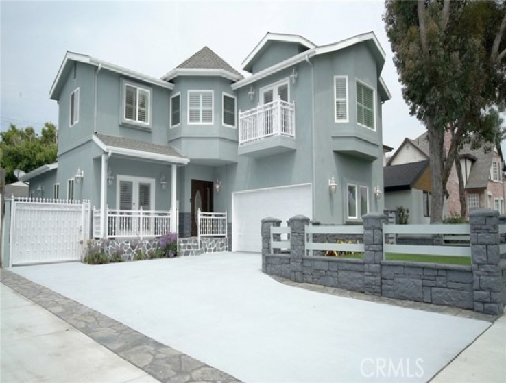 6 Bed Home for Sale in Mar Vista, California