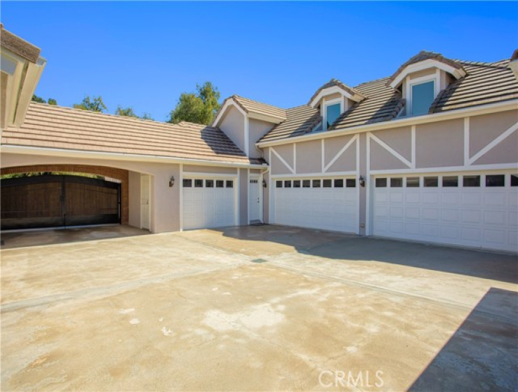 6 Bed Home for Sale in Murrieta, California