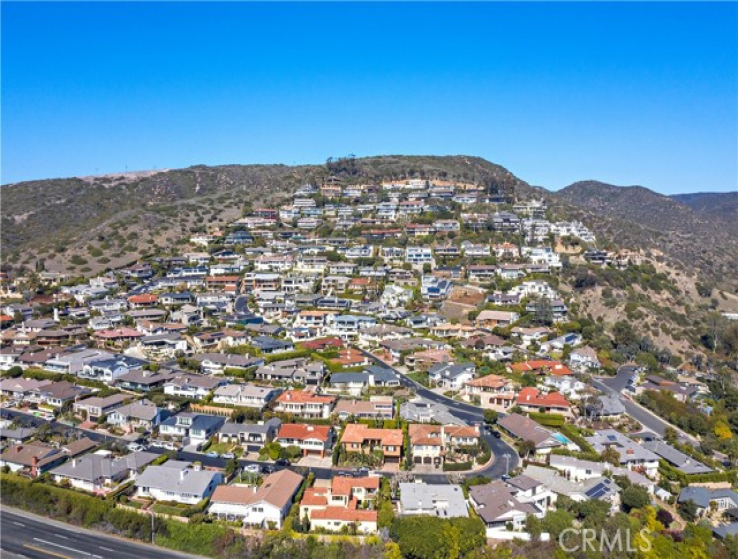 4 Bed Home for Sale in Laguna Beach, California