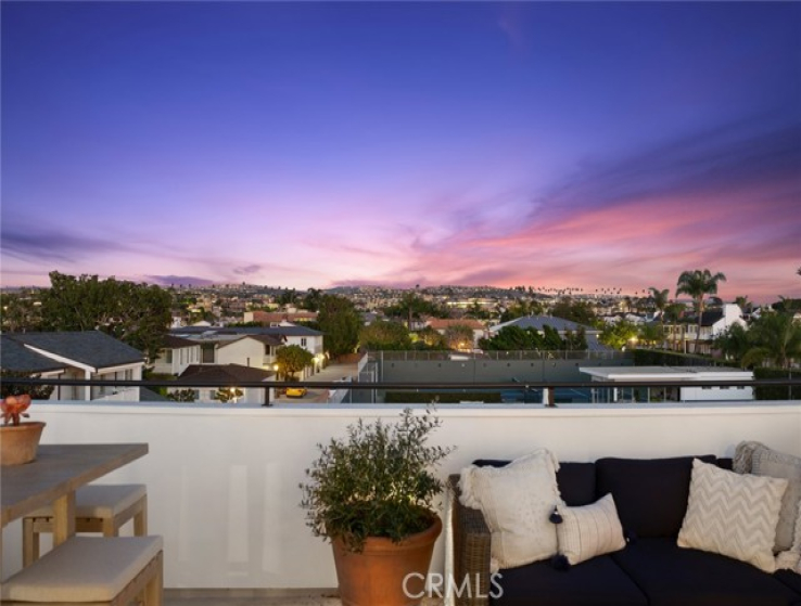 4 Bed Home for Sale in Newport Beach, California