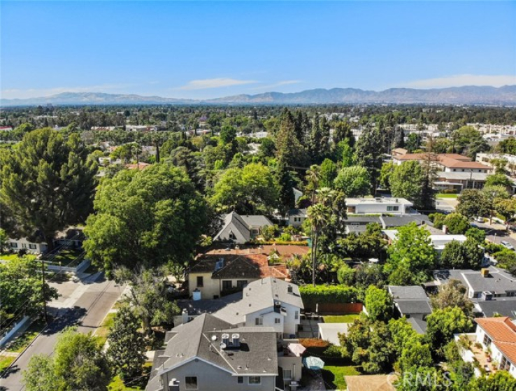 5 Bed Home for Sale in Studio City, California