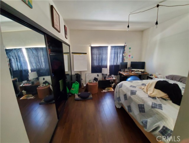 12 Bed Home to Rent in Studio City, California