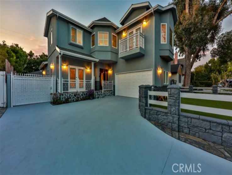 6 Bed Home for Sale in Mar Vista, California