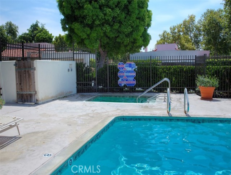 3 Bed Home to Rent in Newport Beach, California