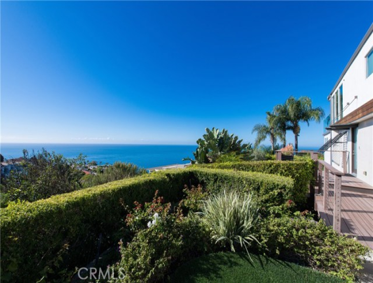 4 Bed Home to Rent in Laguna Beach, California