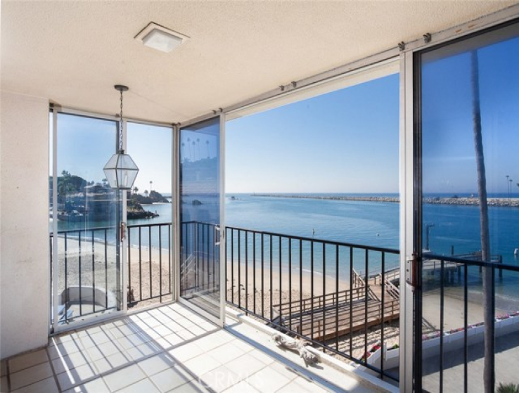 2 Bed Home for Sale in Corona del Mar, California