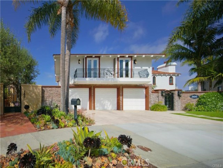 4 Bed Home to Rent in Newport Beach, California