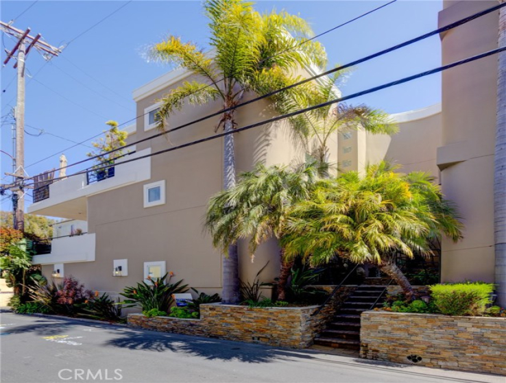 3 Bed Home to Rent in Manhattan Beach, California