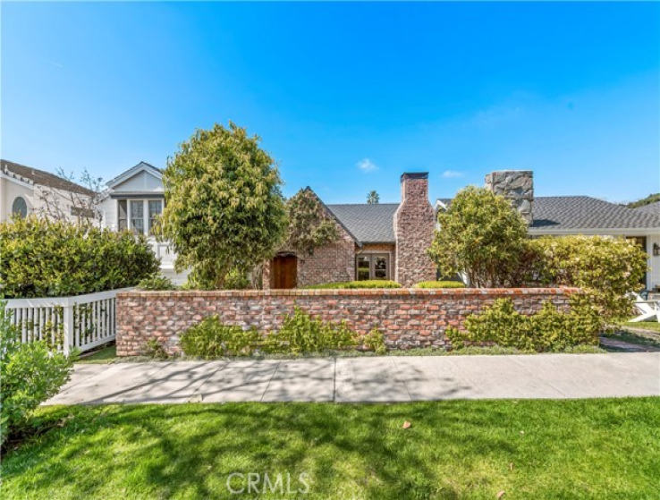 4 Bed Home for Sale in Corona del Mar, California