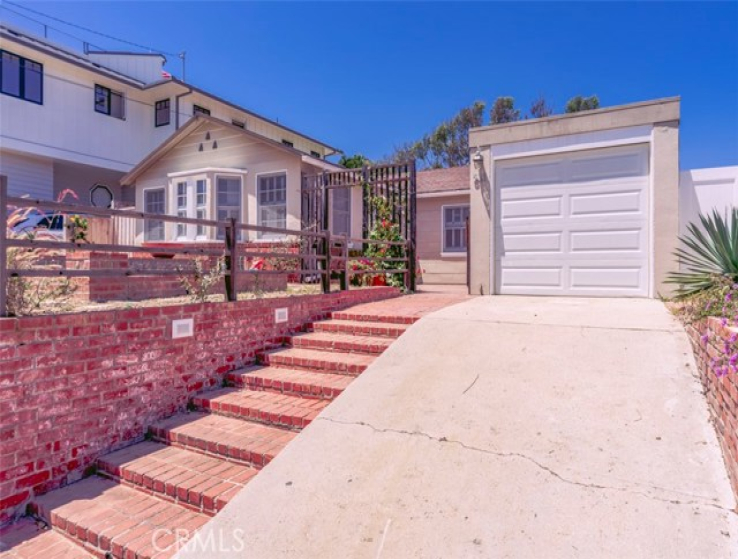 2 Bed Home to Rent in Corona del Mar, California