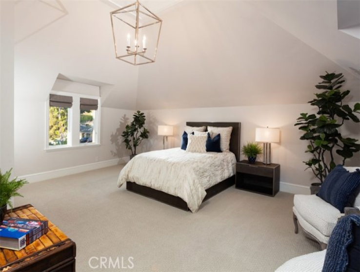 5 Bed Home for Sale in Newport Beach, California