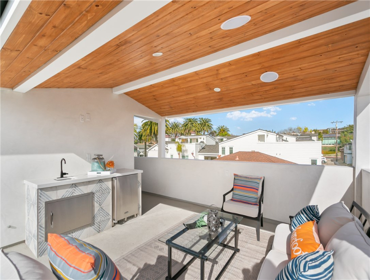 2 Bed Home for Sale in Corona del Mar, California