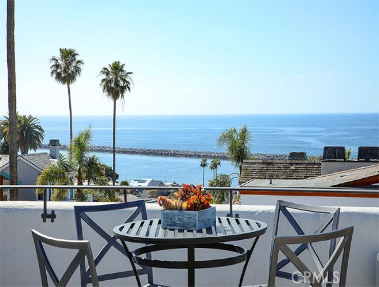 2 Bed Home for Sale in Corona del Mar, California