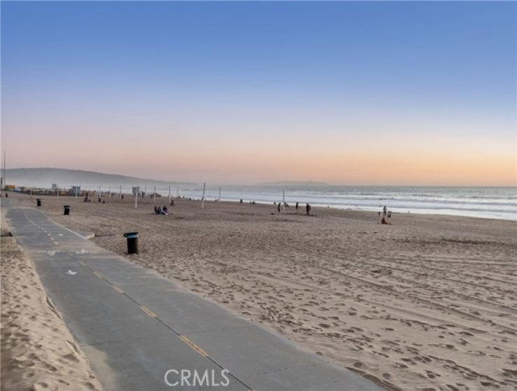 2 Bed Home to Rent in Manhattan Beach, California