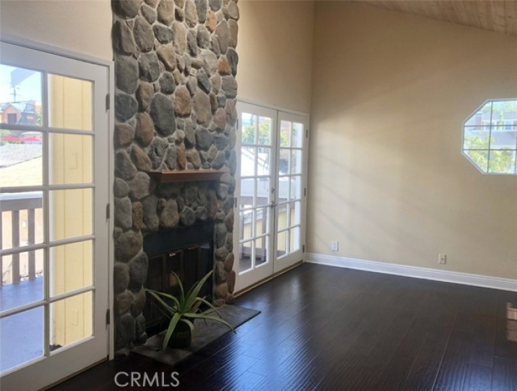 3 Bed Home to Rent in Corona del Mar, California