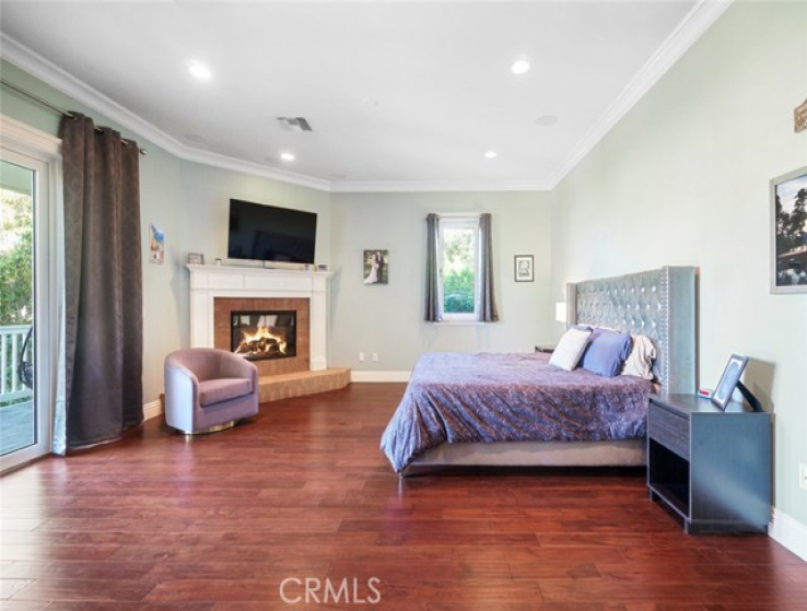 5 Bed Home for Sale in Studio City, California