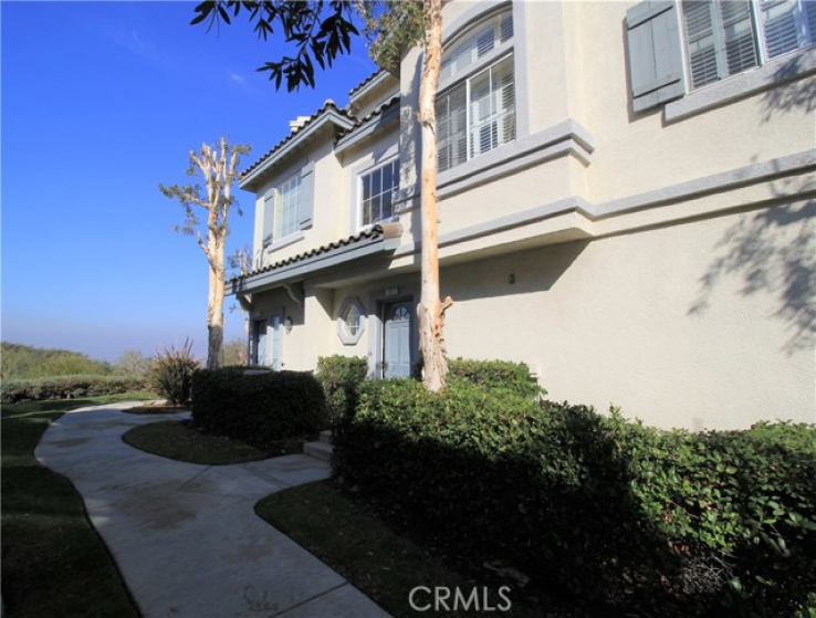 2 Bed Home to Rent in Anaheim Hills, California