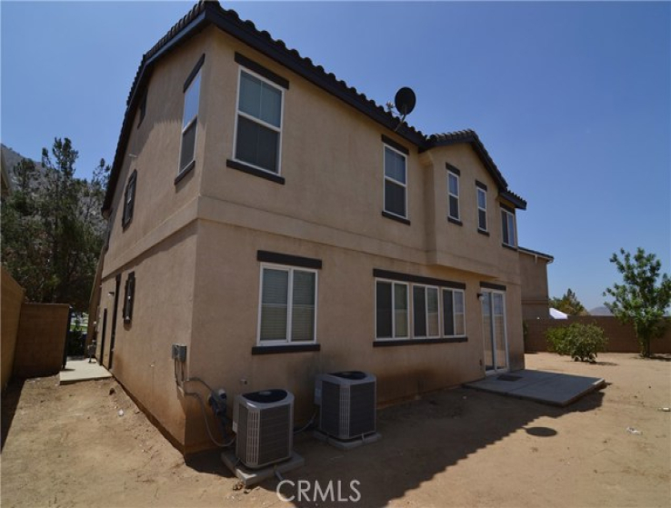 4 Bed Home to Rent in Fontana, California