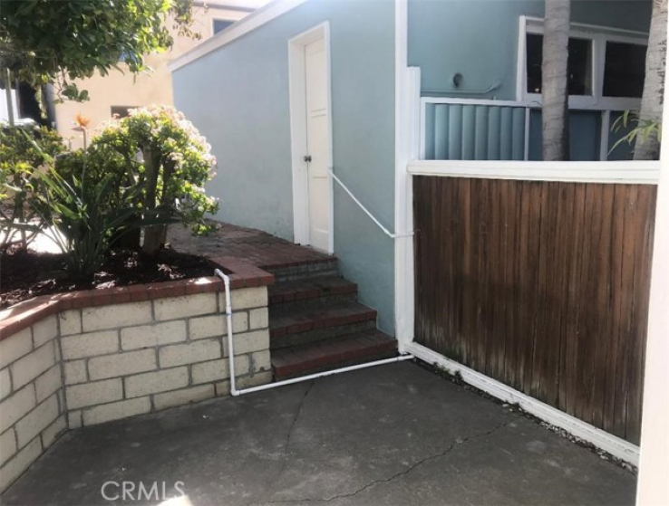 3 Bed Home to Rent in Corona del Mar, California